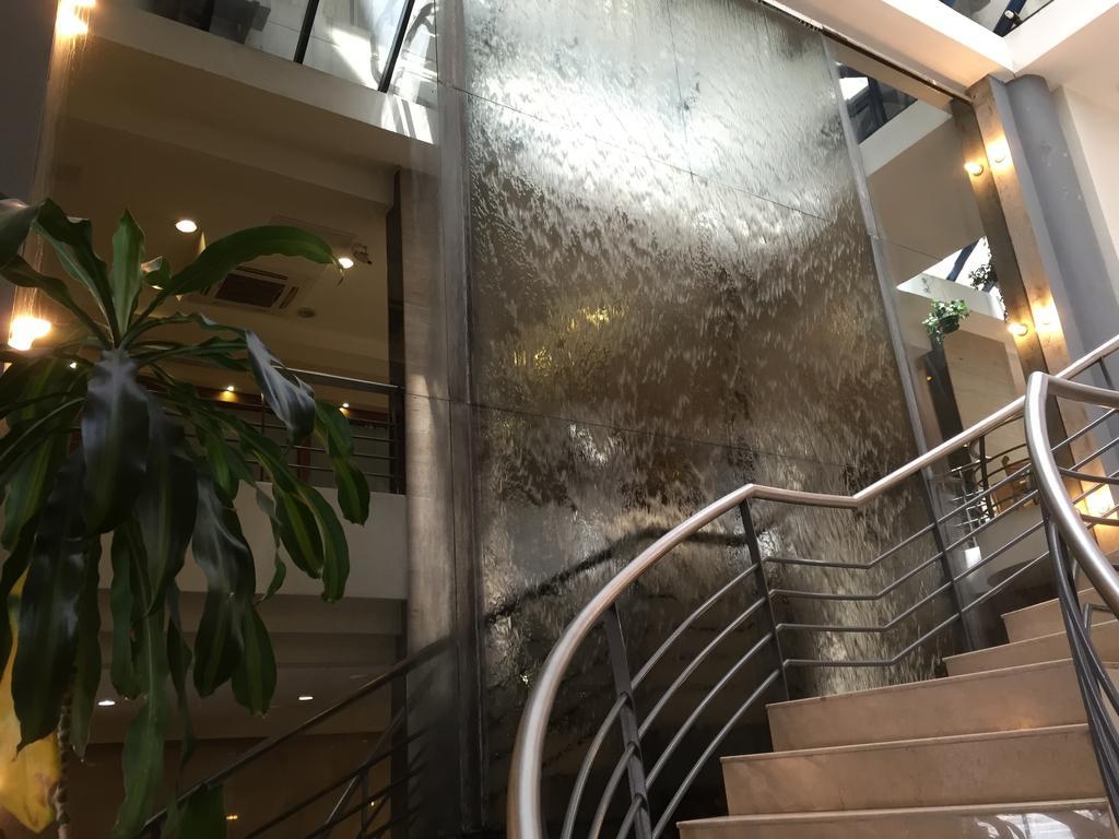 Crystal Palace Hotel Монтевидео Екстериор снимка