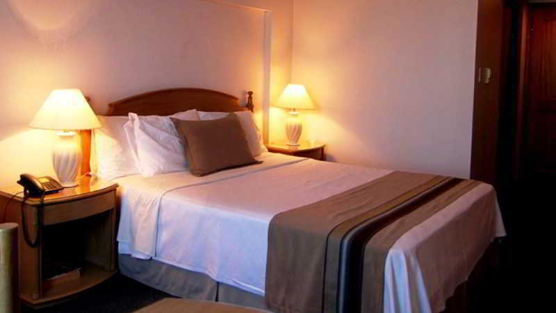 Crystal Palace Hotel Монтевидео Екстериор снимка