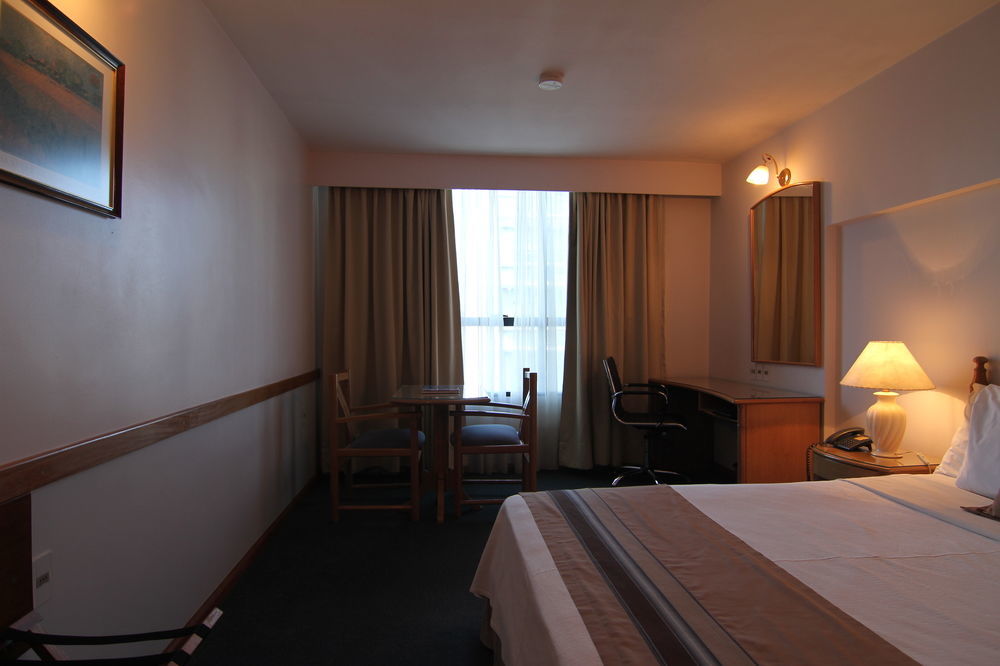 Crystal Palace Hotel Монтевидео Екстериор снимка