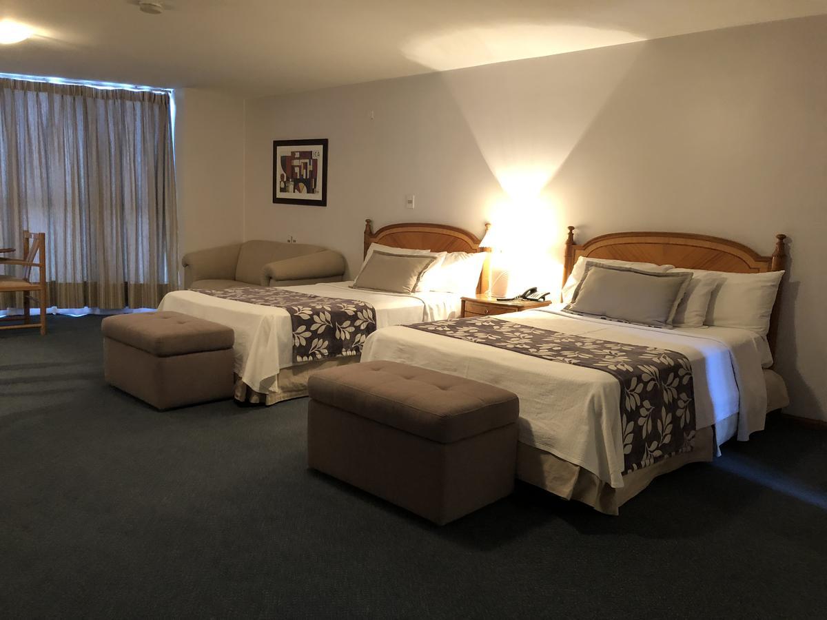 Crystal Palace Hotel Монтевидео Екстериор снимка