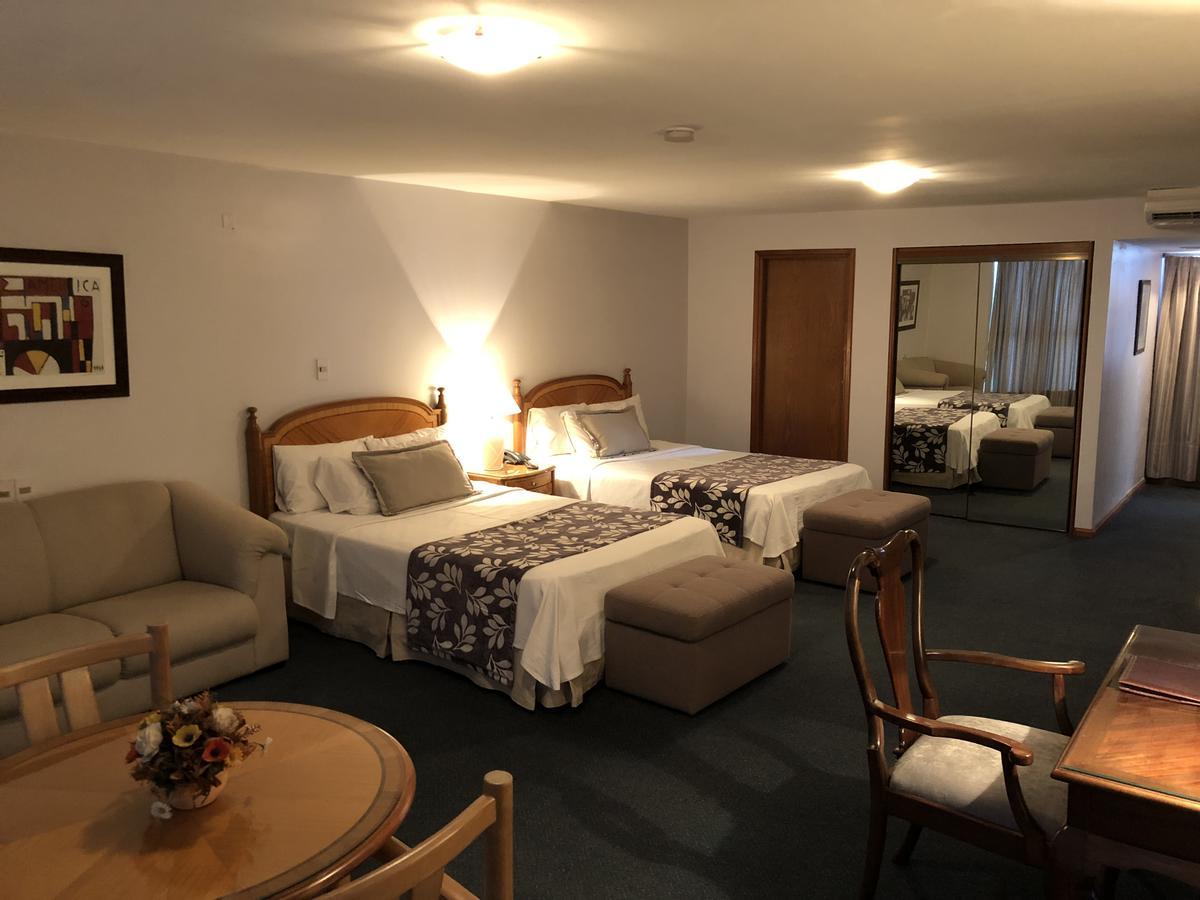 Crystal Palace Hotel Монтевидео Екстериор снимка