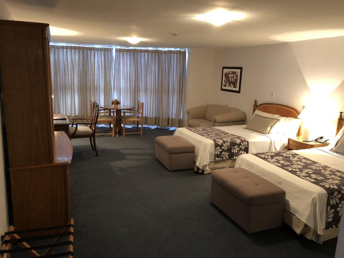 Crystal Palace Hotel Монтевидео Екстериор снимка