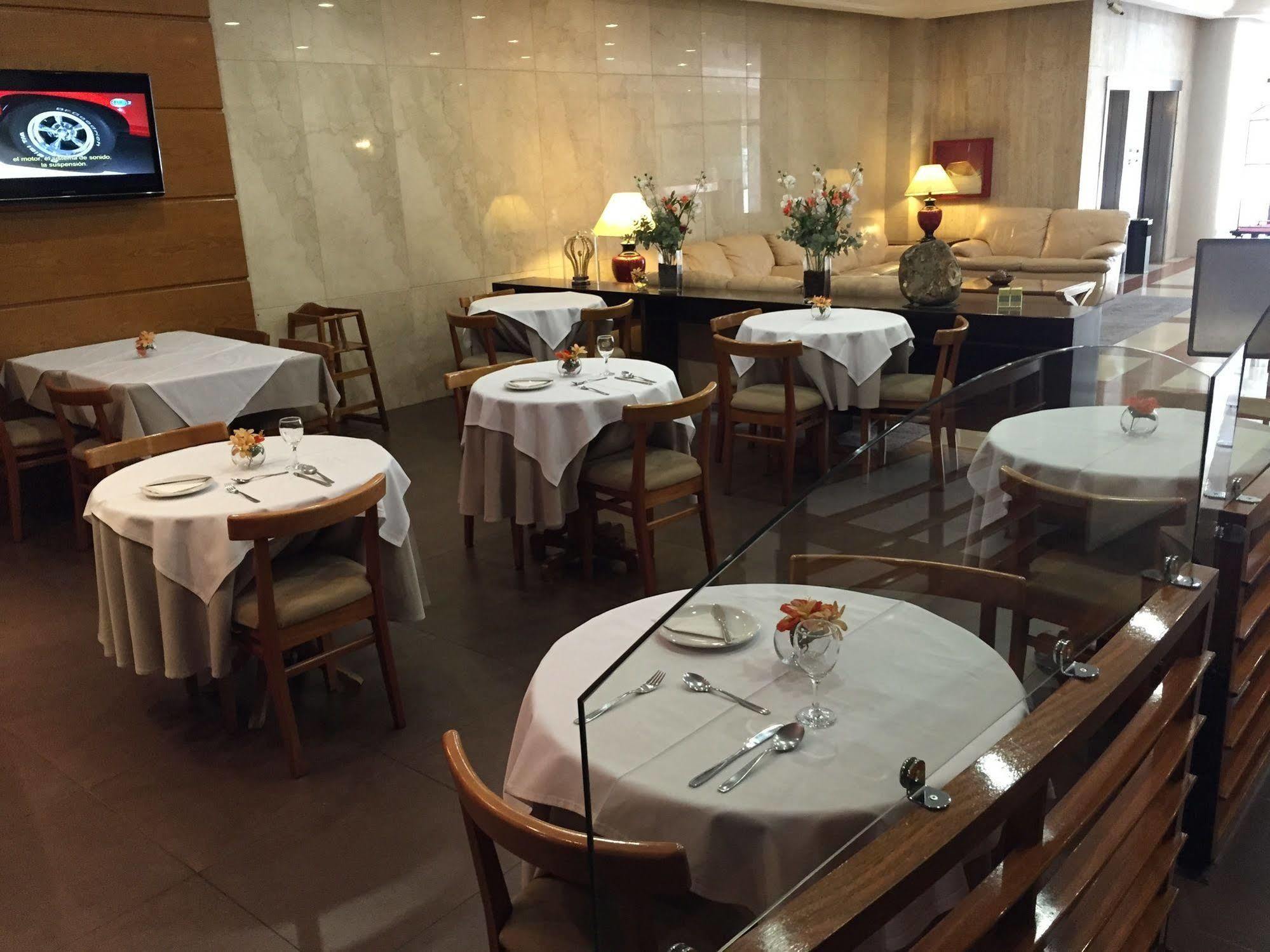 Crystal Palace Hotel Монтевидео Екстериор снимка