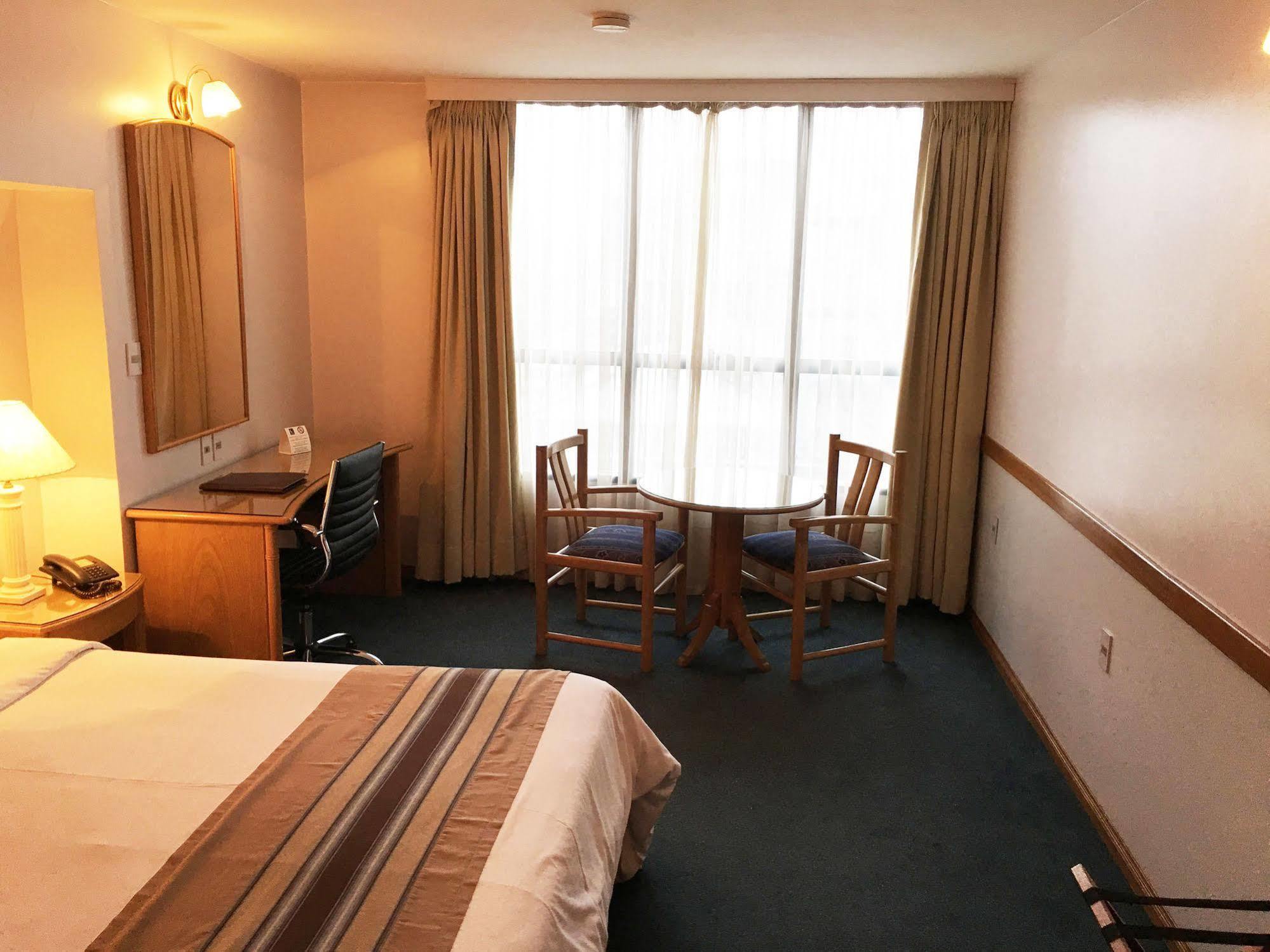 Crystal Palace Hotel Монтевидео Екстериор снимка