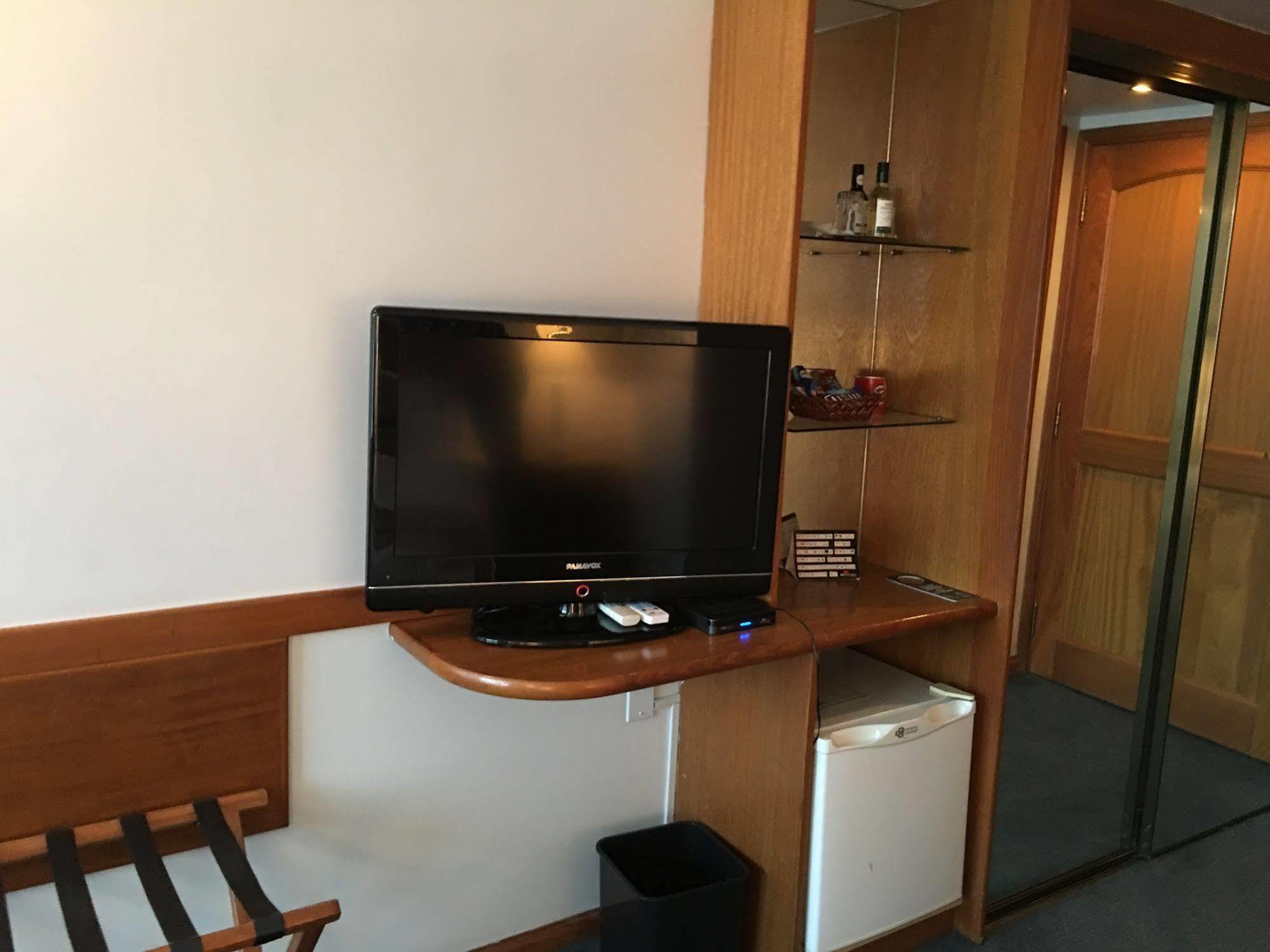 Crystal Palace Hotel Монтевидео Екстериор снимка