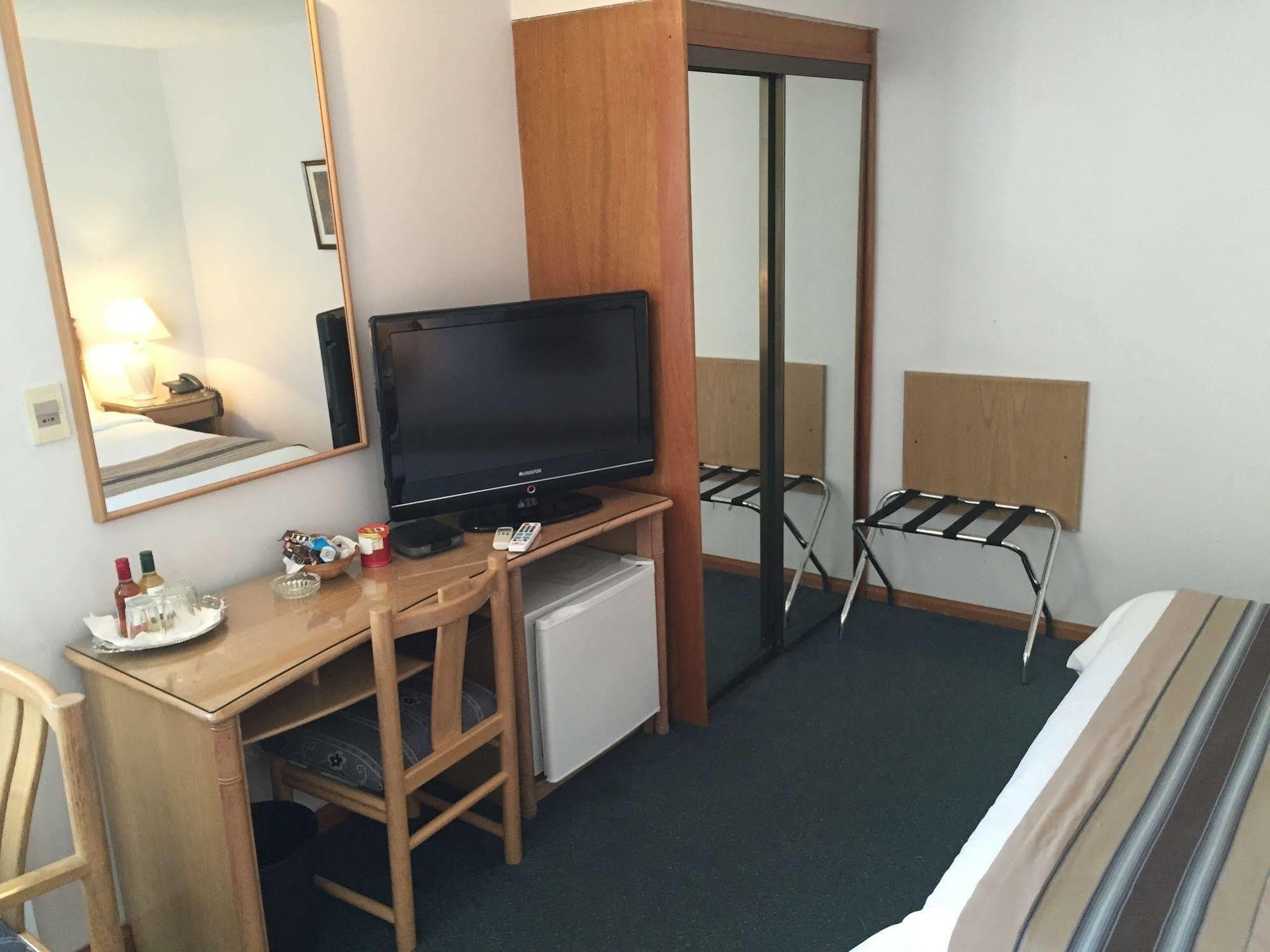Crystal Palace Hotel Монтевидео Екстериор снимка