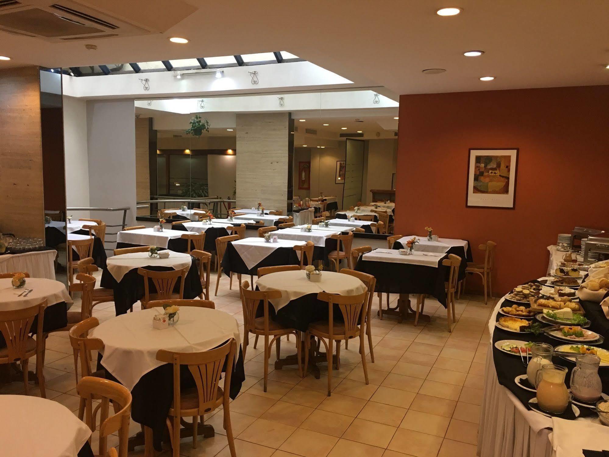 Crystal Palace Hotel Монтевидео Екстериор снимка