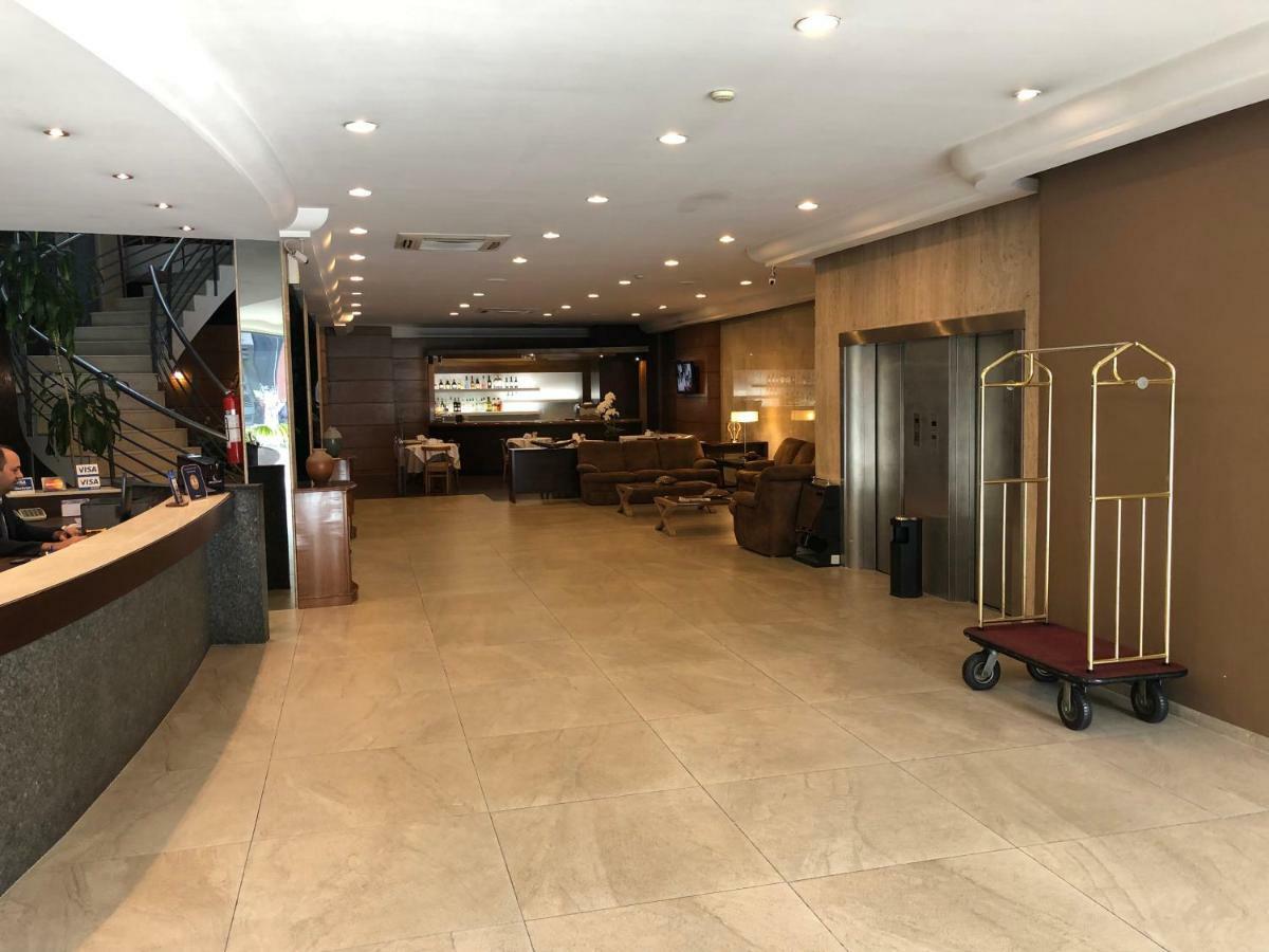 Crystal Palace Hotel Монтевидео Екстериор снимка